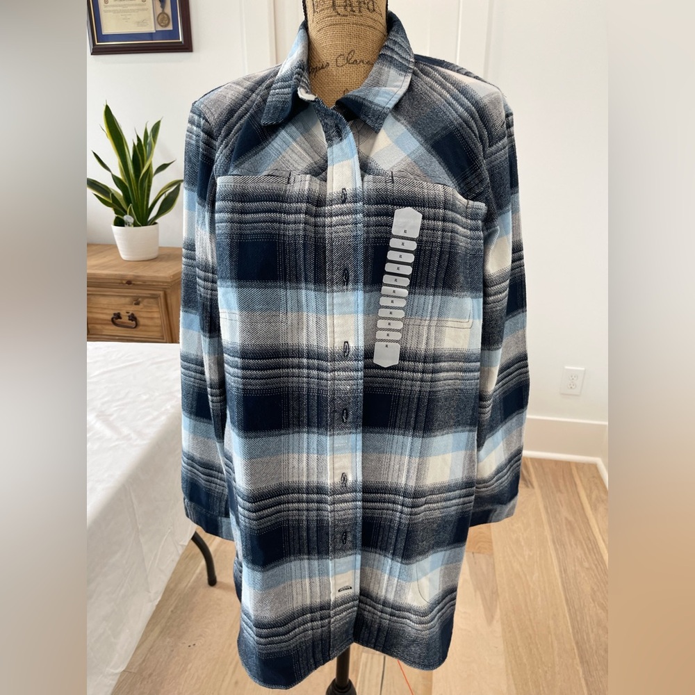 Woman’s Duluth Trading Co Folklore Blue Plaid Flannel Shirt